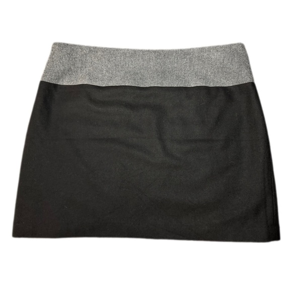 GAP Black Mini Pencil Skirt for Casual Wear - Picture 2 of 3